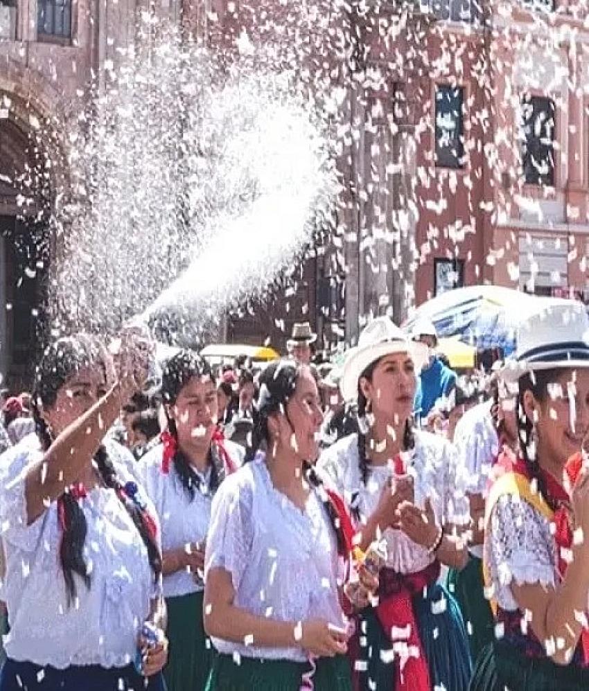 30 Öğrenci Kar Spreyi'nden Rahatsızlandı
