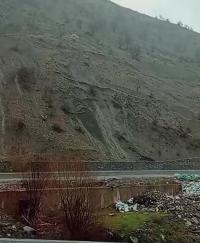 Bingöl-Erzurum Yolu Elmalı Köyü Mevkiinde Heyelan Riski 