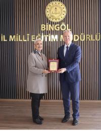 Semiramis Karaaslan’dan Kütüphane ve Kitap Desteği 